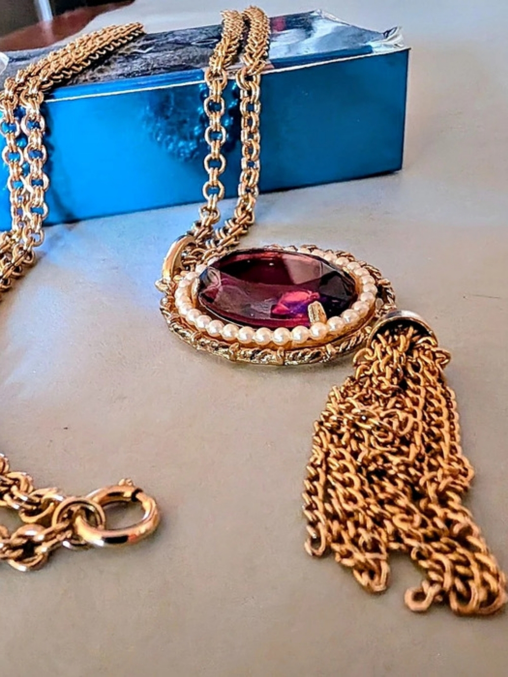 Avon Vintage 1972 Faux Amethyst Gemstone Gold Tone Pendant Tassel Necklace